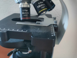 Микроскоп и центрифуга