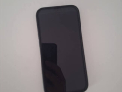 Leidsin Tartus Kesklinna lähedalt mänguväljakult iPhone 13.