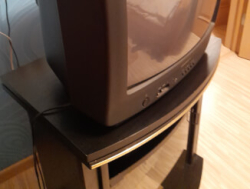 Отдам 2 старых кинескопных телевизора