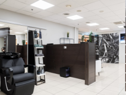 мастеров всех бьюти-направлений в универсальный салон