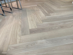 Уклака любого вида паркета и Ленолиума с заводом на стену