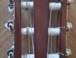 Продаю гитару в хорошем состоянии 3/4