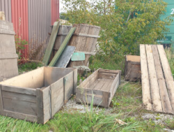 Отдам старые ящики и доски на дрова